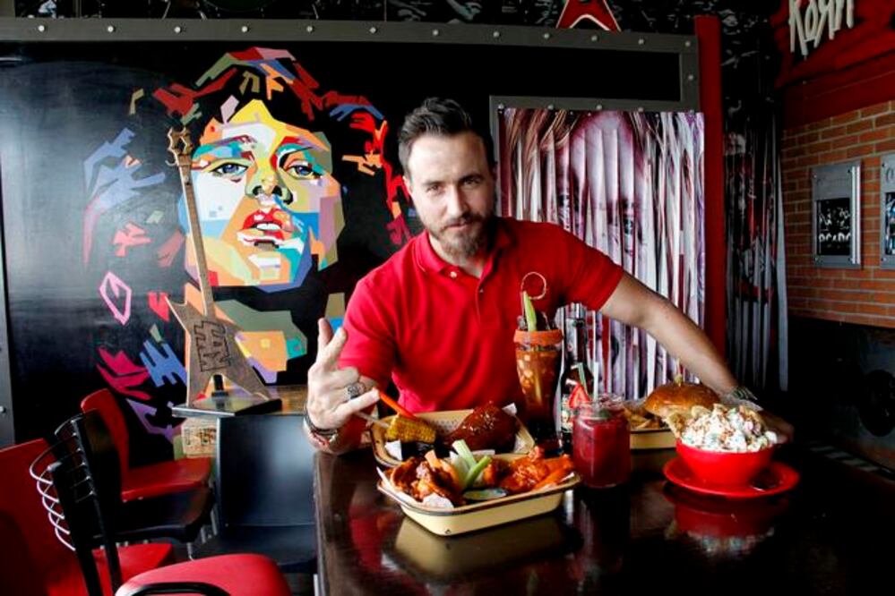 Los hermanos Pizarro crearon el bar tomando como punto de partida su gusto por la comida y la música (FOTOS: RICARDO LUGO. EL UNIVERSAL)