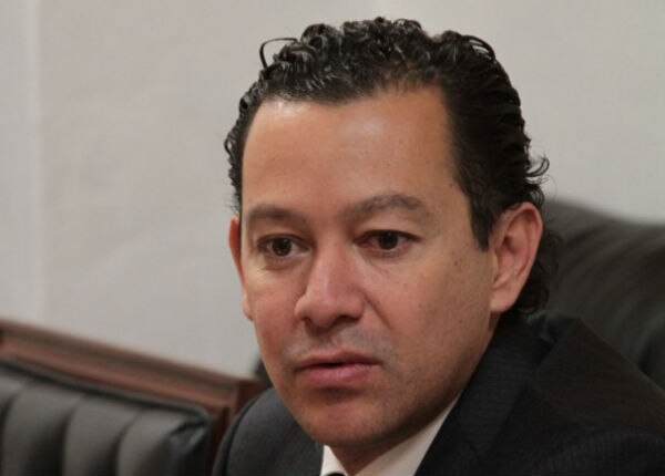 Capacitarán a servidores en DH