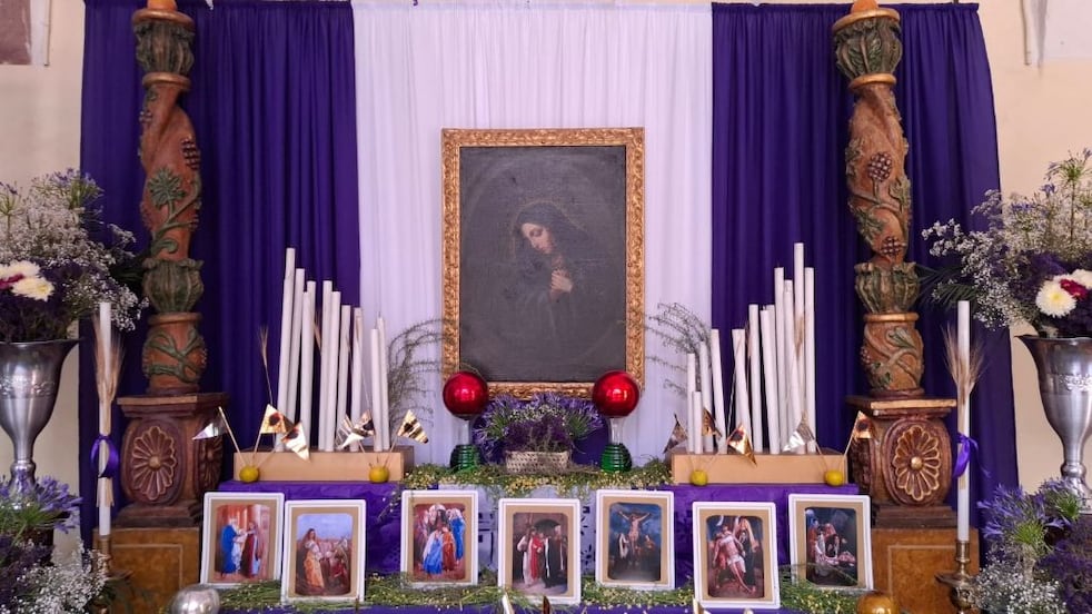 Preservan tradición del Altar de Dolores