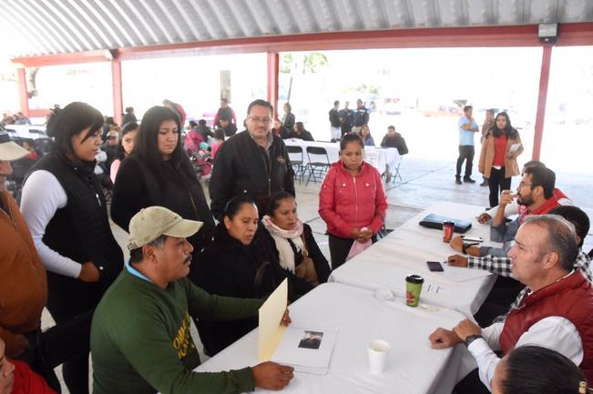Calzada atiende peticiones ciudadanas