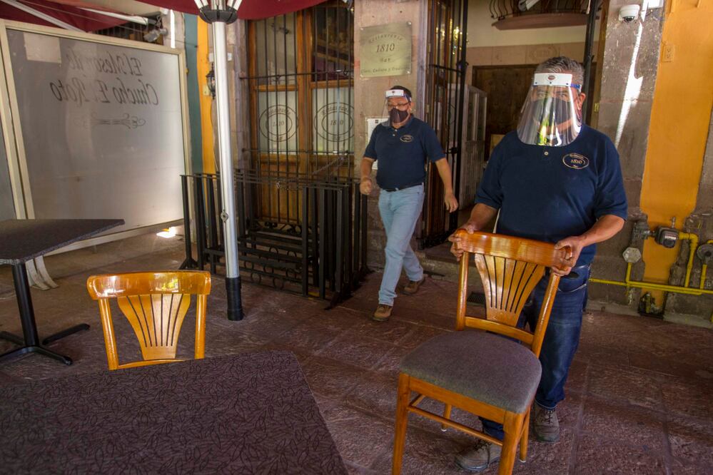 Foto: Demian Chávez y Mitzi Olvera