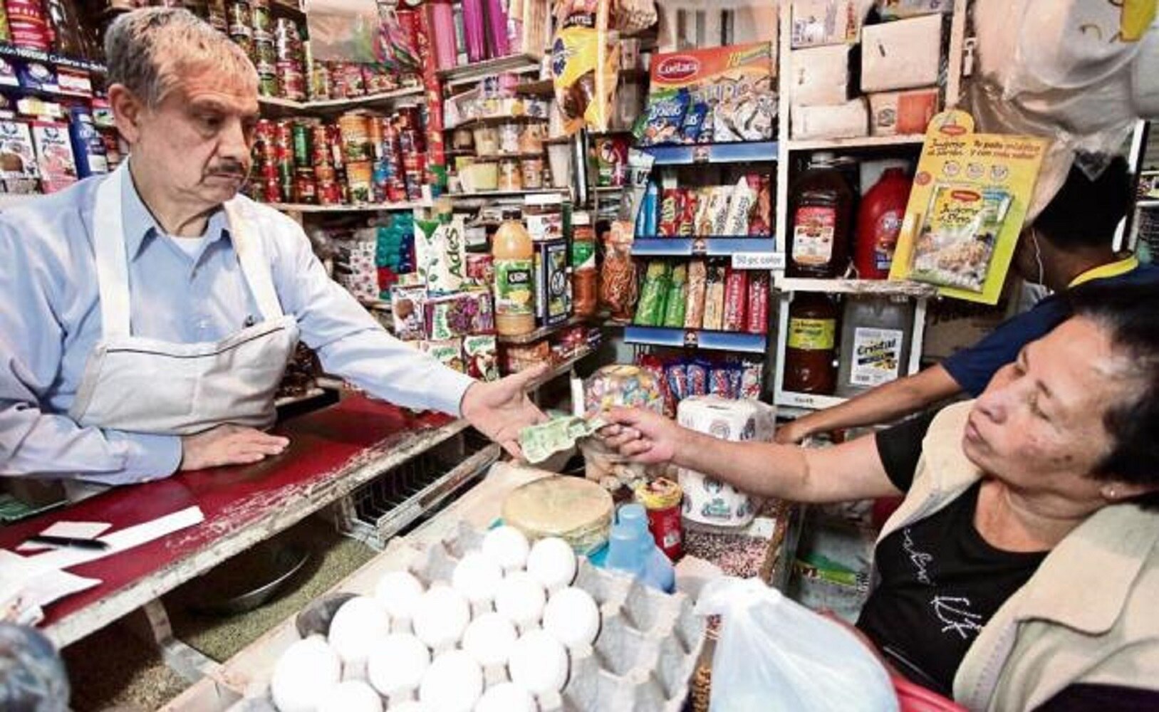 Analistas elevan pronóstico para inflación; preocupa futuro del TLCAN en encuesta de Banxico