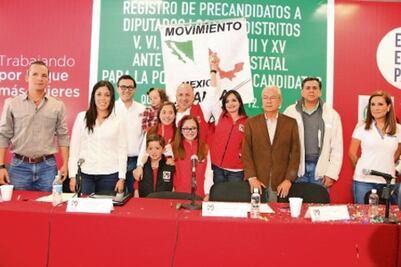 Aspirantes del PRI a diputados se registran