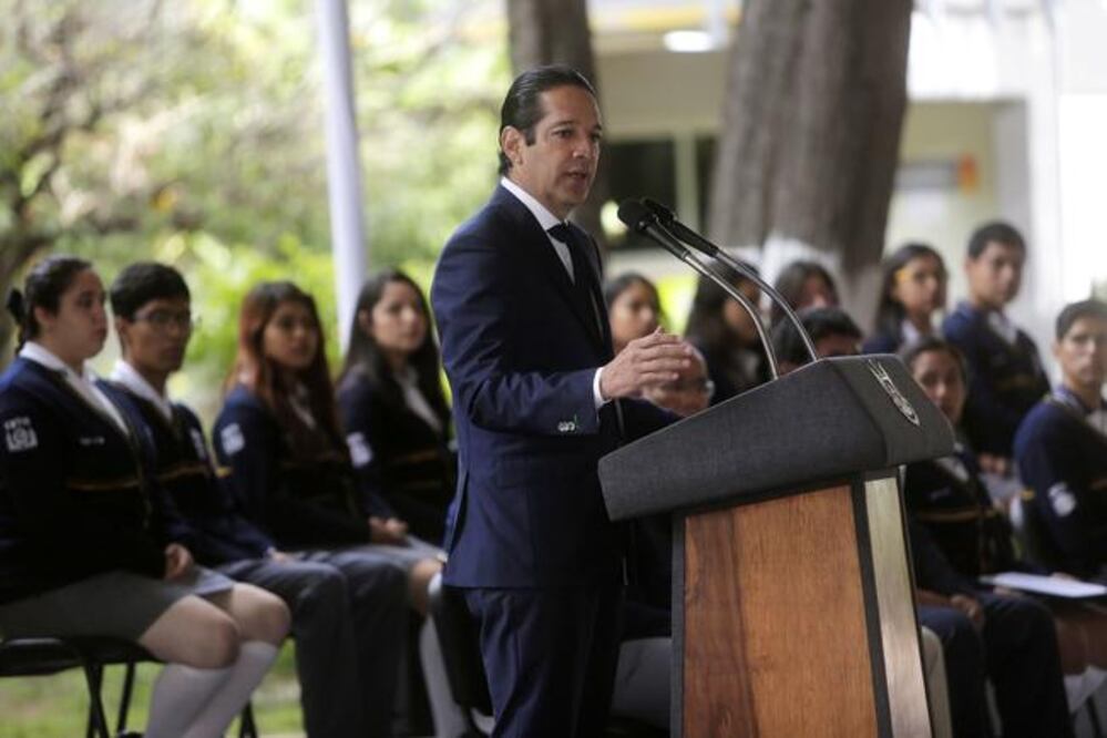 El gobernador Francisco Domínguez Servién pidió a los dirigentes del PAN un cónclave urgente con los militantes para poder reunir fuerzas y lograr un partido competitivo para las elecciones de 2018. (ESPECIAL)