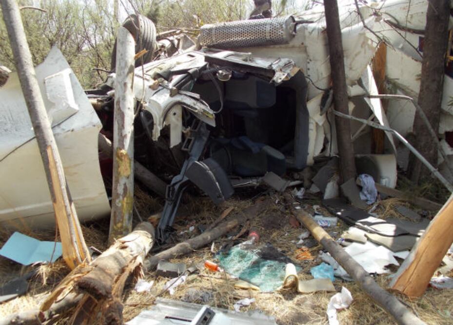 Vuelca tráiler en la carretera 57