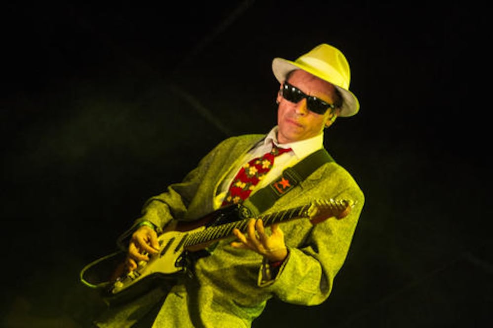 Y se levantó el polvo sketo y celestial