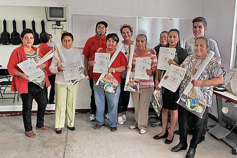 Da el municipio reconocimientos a amas de casa