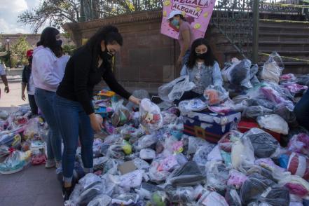 Solidaridad. Donan artículos a familias