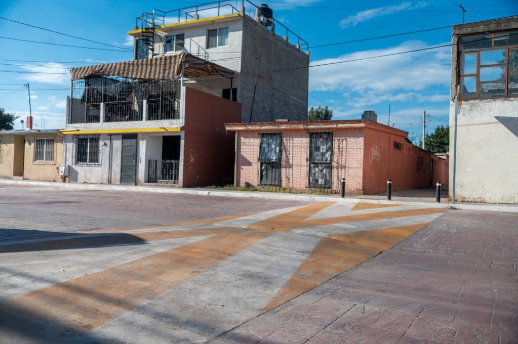Rehabilitan cuatro calles en la colonia La Obrera
