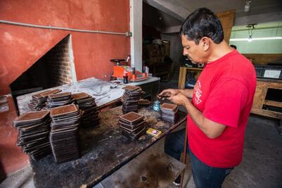 Productores de piel luchan contra la mala calidad china