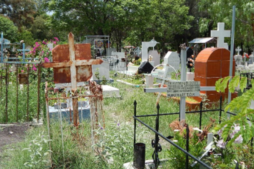 Terreno de panteón, en disputa legal