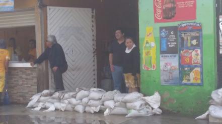 Lluvia provoca inundaciones en Santa María Magdalena
