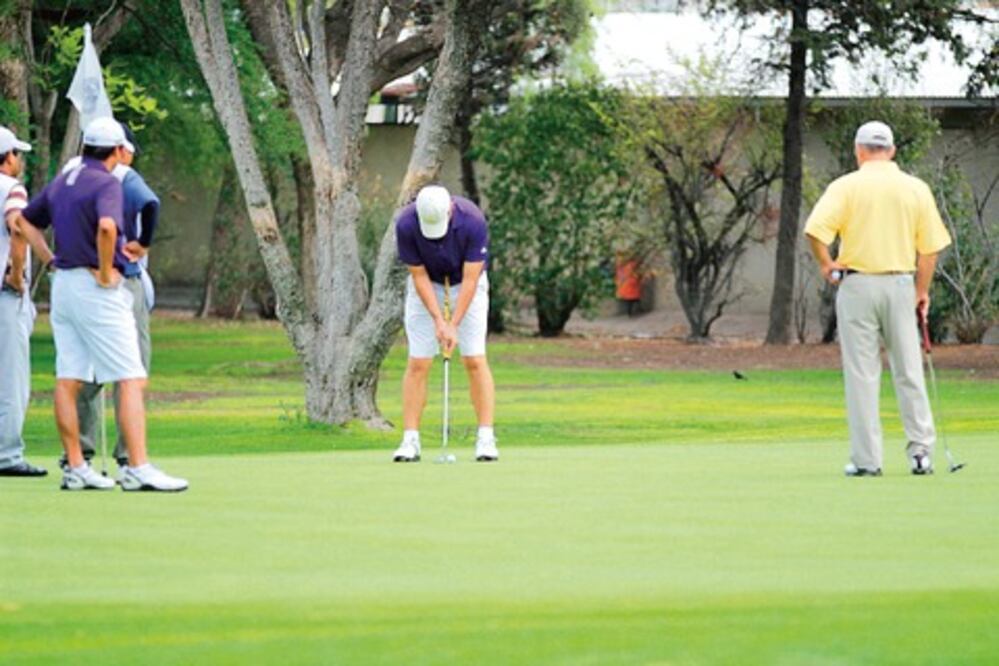 Van 80 duplas por la corona