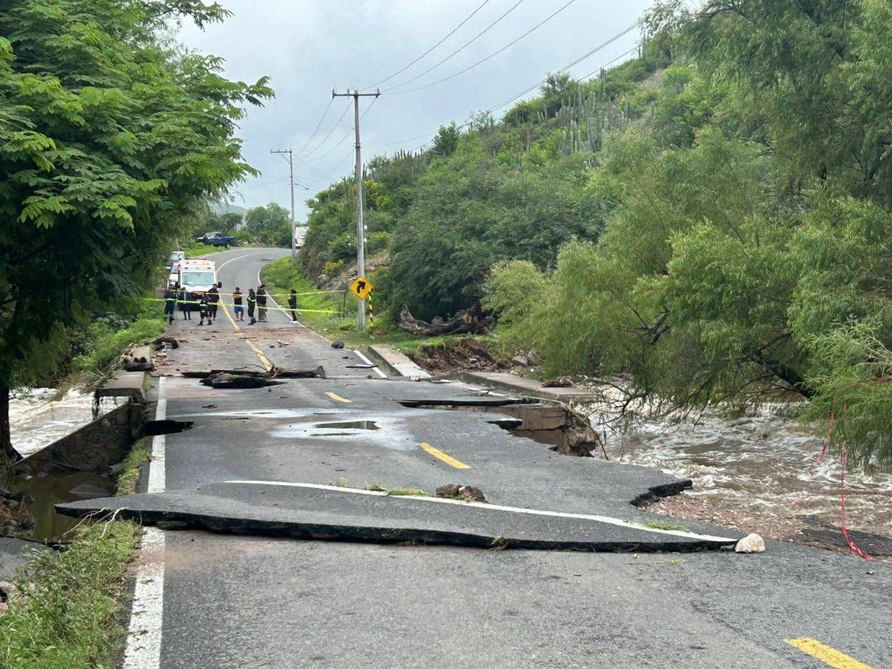 Cierran puente entre Nogales y Panales por daño estructural tras lluvias en Tolimán