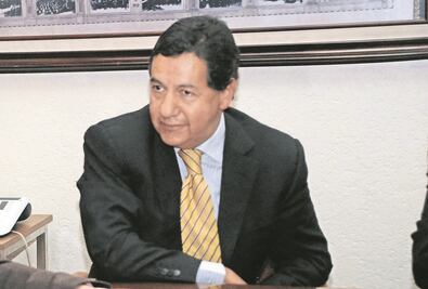 Morena pide bajar 20 comisiones 