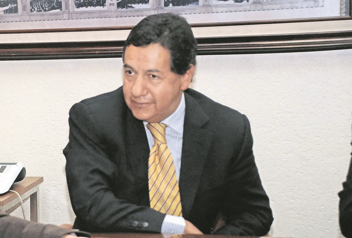 Morena pide bajar 20 comisiones