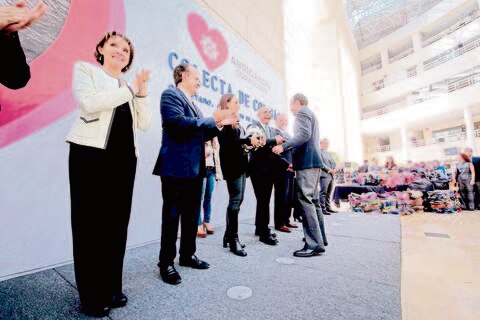 Inicia DIF entrega de cobijas en la capital