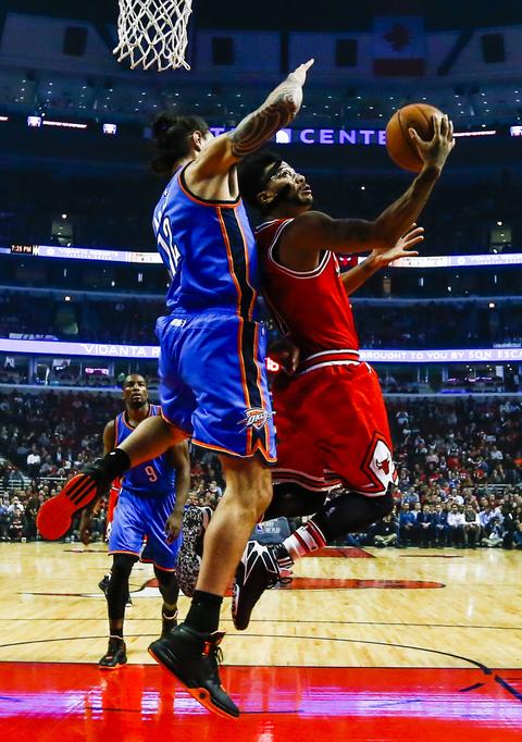 Los Bulls embisten al Thunder de Oklahoma