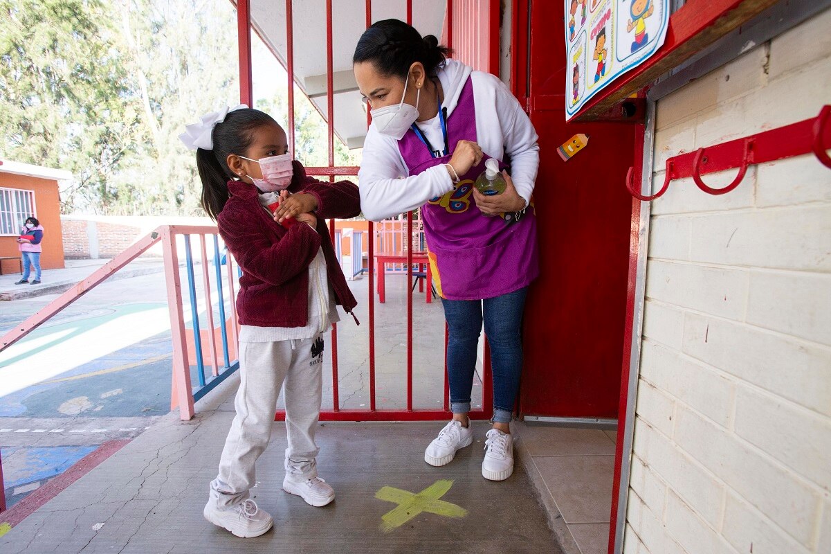 Podrían cerrar escuelas si no informan casos de Covid-19 en Querétaro