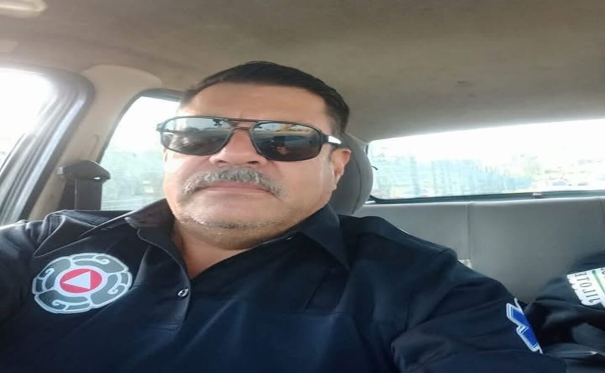 El comandante Simón Edgar Alcántara García de la Dirección de Protección Civil y Bomberos de Jilotepec, quien se dirigía a atender la explosión de un ducto en Tepeji del Río. Foto: Especial