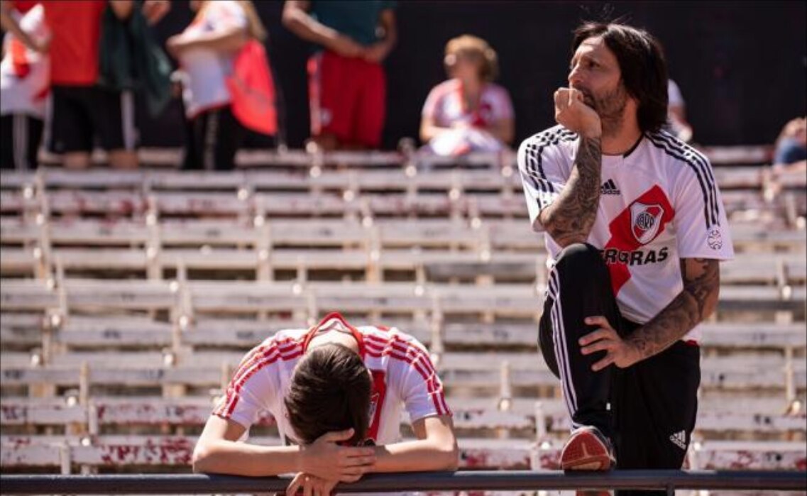 Aficionados de River Plate en el Monumental. Foto: EFE