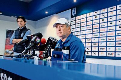 “No hay equipo para dos torneos” 