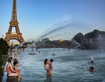 La Ciudad Luz bajo una ola de calor veraniego