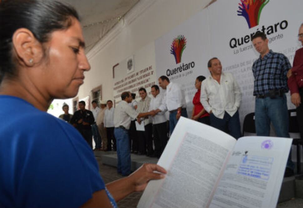 Entregan títulos de propiedad en SRJ