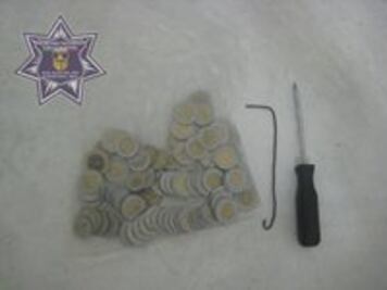 Detienen a dos sujetos por robo en SJR