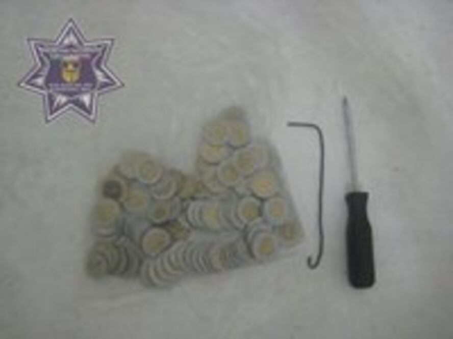 Detienen a dos sujetos por robo en SJR