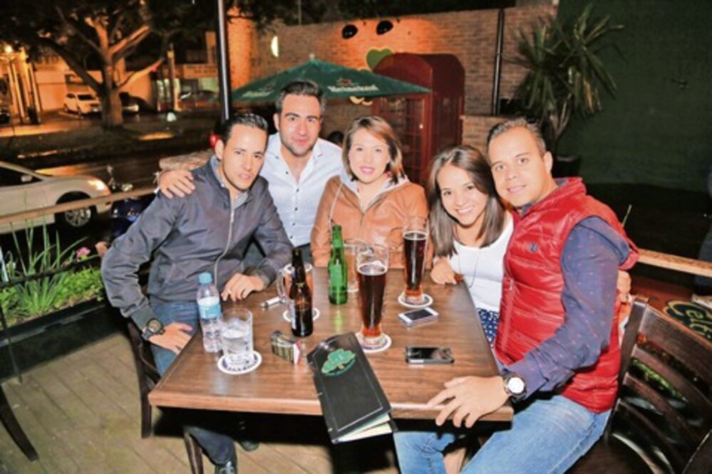 Ambiente nocturno en la ciudad