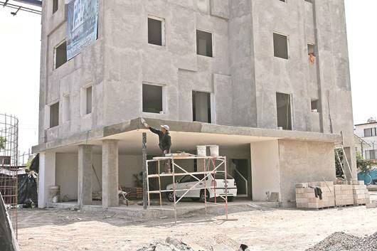 Poco auge, construcciones