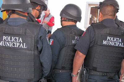 Entregan constancias a elementos de SSPM