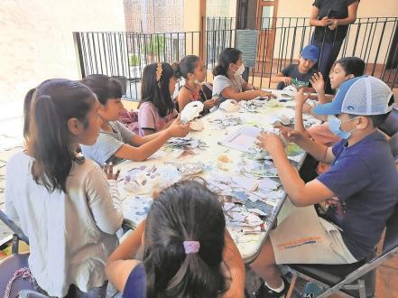 Niños de la Sierra aprenden todo sobre las brujas