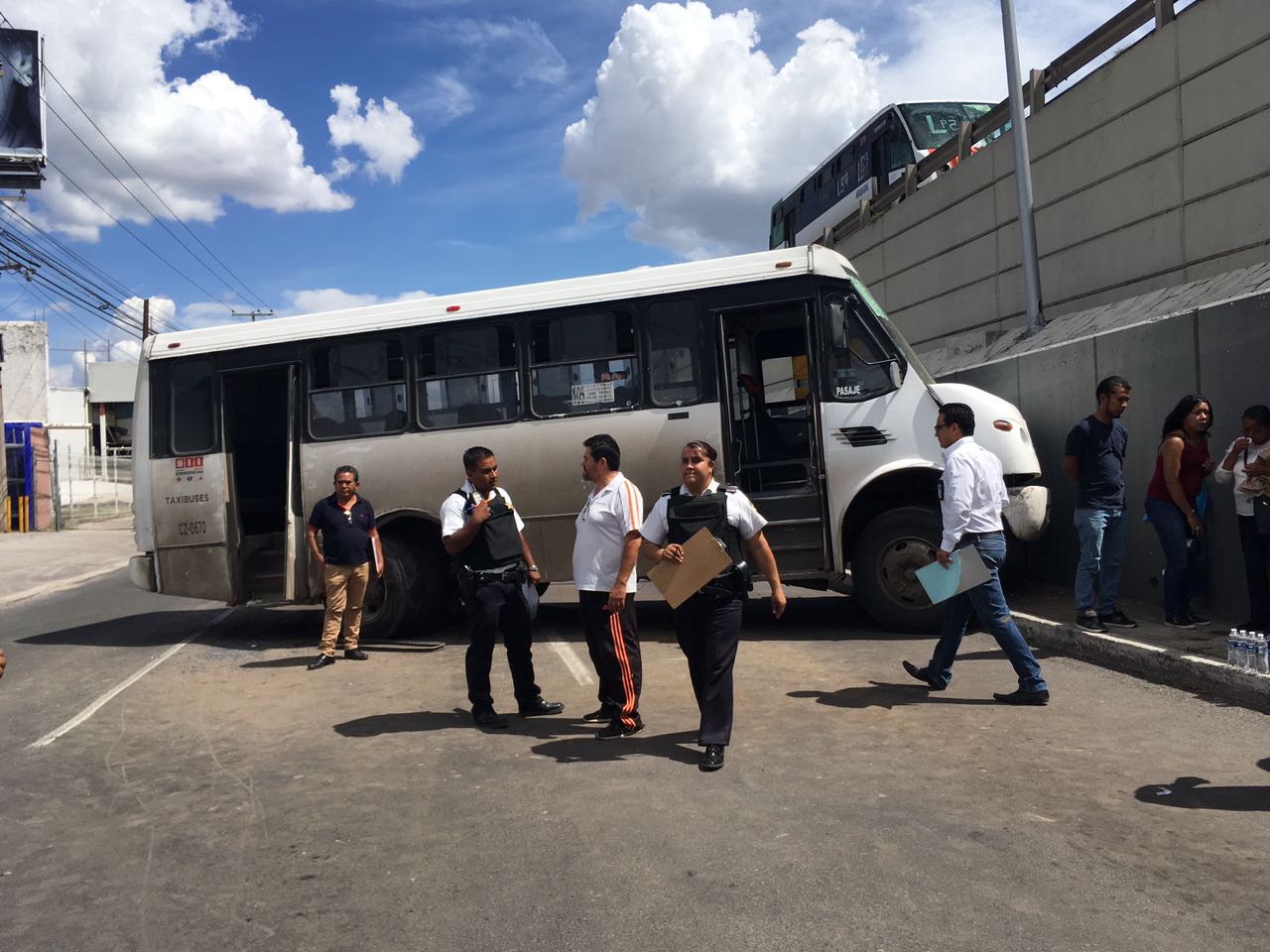 Nueve heridos en choque de camión