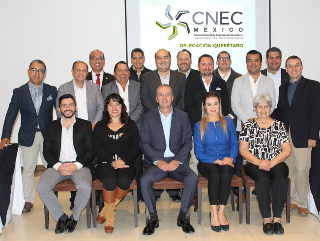 Impulsan relación El alcalde de El Marqués, Mario Calzada, acudió a la Cámara Nacional de Empresas de Consultoría. (ESPECIAL)