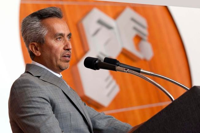 Falta de recursos federales pega a los constructores