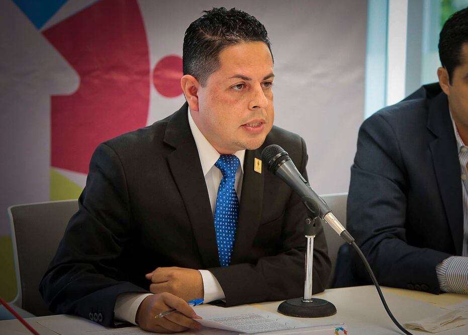 “He sido muy tolerante con los gays”, dice Íñiguez