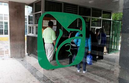 Entre carencias, atienden urgencias en el IMSS