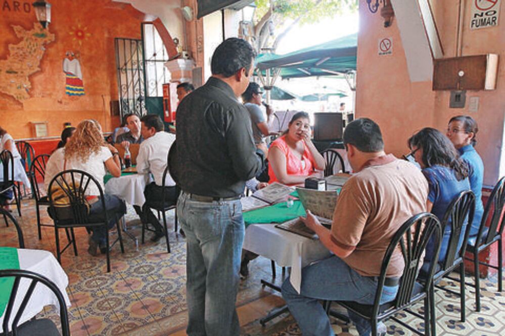 Supera 50% la informalidad en comercio y servicios: Sedesu