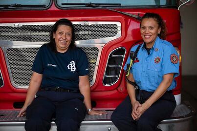 Rompen con estereotipos: “Somos bomberas en un mundo de hombres”