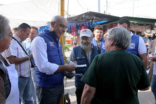 Proyecta Marcos Aguilar Vega acciones para mejorar los mercados