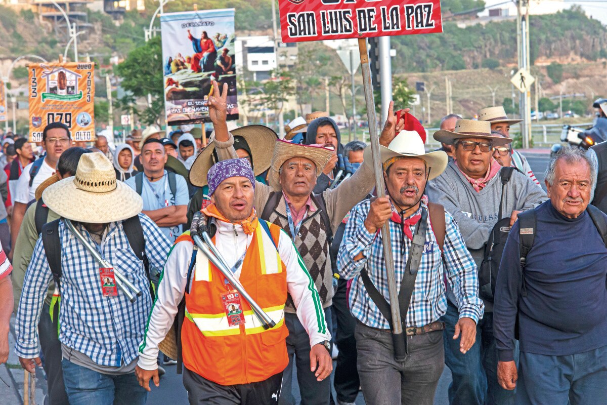 Empiezan su andar de más de 200 kilómetros