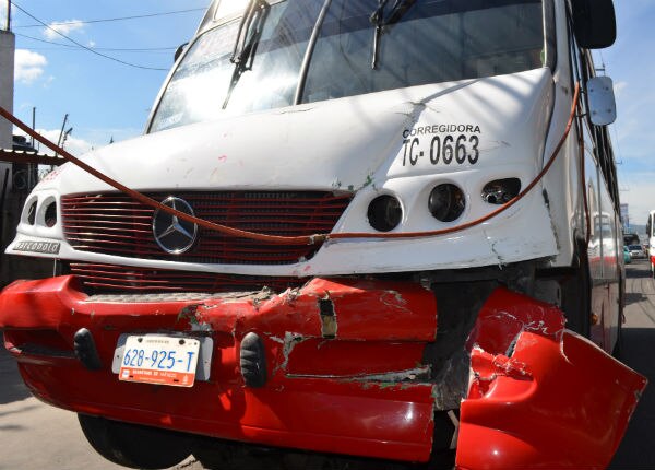 Choque deja 6 lesionados