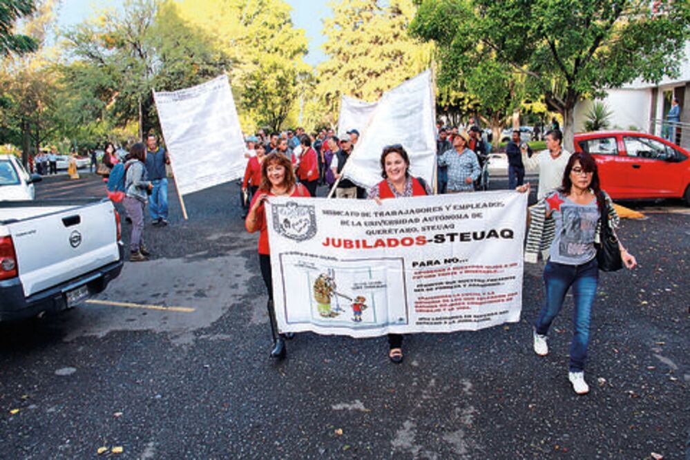 Sindicato de UAQ amaga con ir a huelga