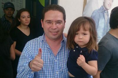 Vota Báez, líder estatal del panismo