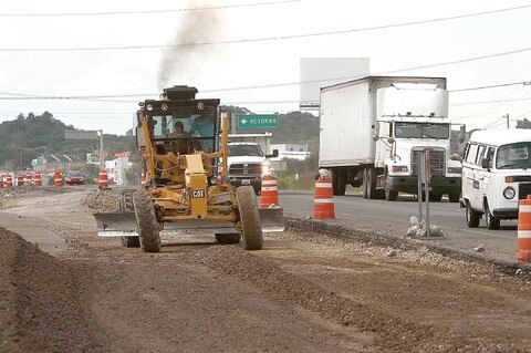 Suman 60 mdp para carreteras