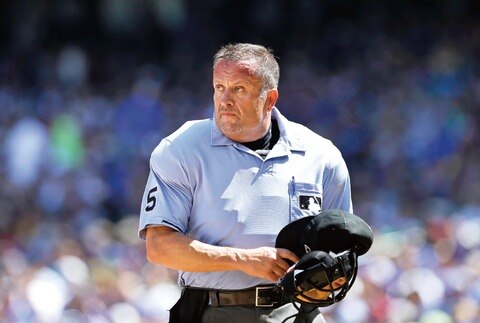 Un umpire de Grandes Ligas se declara gay