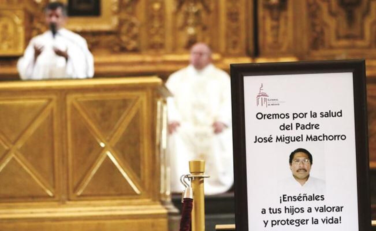 Confirma Arquidiócesis fallecimiento de padre apuñalado en Catedral de la CDMX