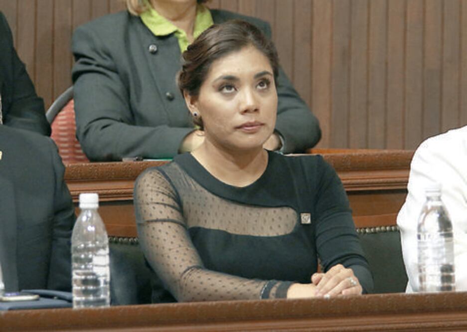 Ofrece apoyo a alcalde Mario Calzada